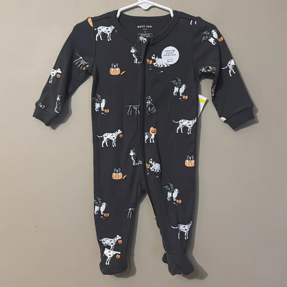 NWT- petit lem Howl-oween Print on Asphalt Sleeper
